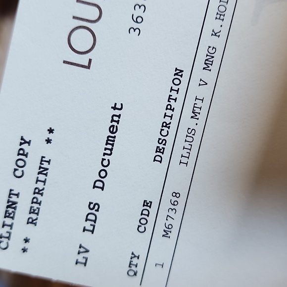 EUC LOUIS VUITTON ILLUSTRE MONOGRAM MULTI V CHARM - Picture 11 of 11